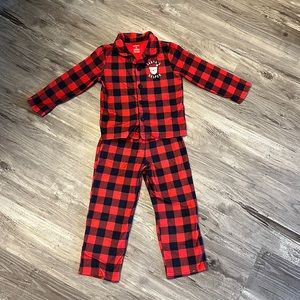 Carter’s 2 piece Buffalo Plaid Pajamas. Size 5T.
